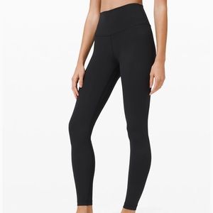 Black Lululemon Wunder Under Legging